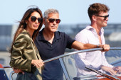 Amal Kluni privukla sve poglede u Veneciji: Kratke pantalone nikada nisu izgledale ovako elegantno (FOTO)
