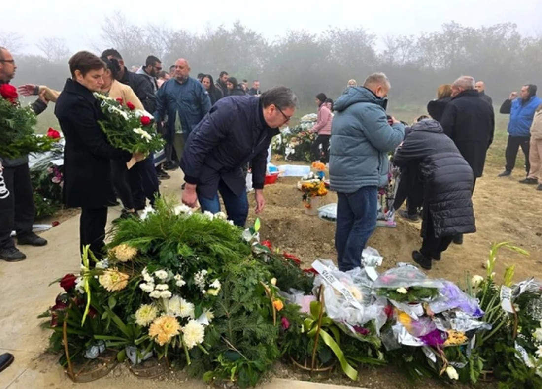 Profesorka Milinkov i N1 tvrde da Vučić nije odao poštu žrtvama, demantuju ih brojne fotografije i snimci