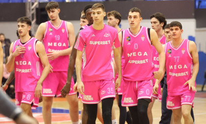 Mega ostala bez važnog šrafa: Mladi bek potpisao za velikana!