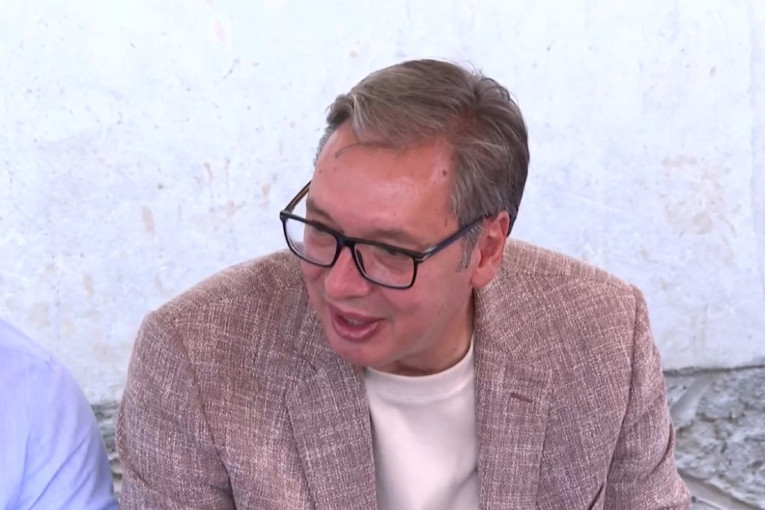 Vučić stigao u Trešnjevac: Obilazi porodicu Kavai (VIDEO)