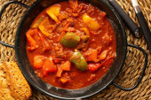 Recept dana: Domaći đuveč iz rerne za bogat porodični ručak