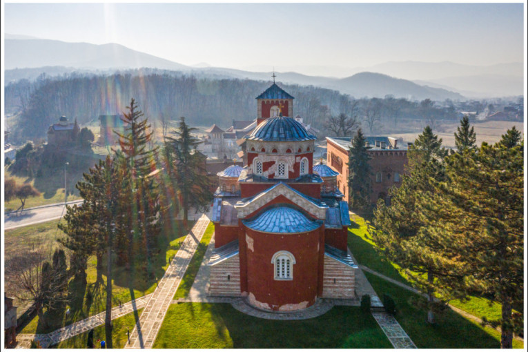 Fotografije najlepših srpskih manastira kakve do sada niste videli: Izložba "Sa izvora duhovnosti" Gorana Sivačkog u Gračanici (FOTO)