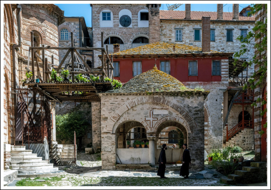Fotografije najlepših srpskih manastira kakve do sada niste videli: Izložba "Sa izvora duhovnosti" Gorana Sivačkog u Gračanici (FOTO/VIDEO)