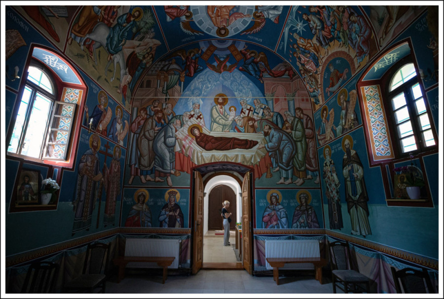 Fotografije najlepših srpskih manastira kakve do sada niste videli: Izložba "Sa izvora duhovnosti" Gorana Sivačkog u Gračanici (FOTO/VIDEO)