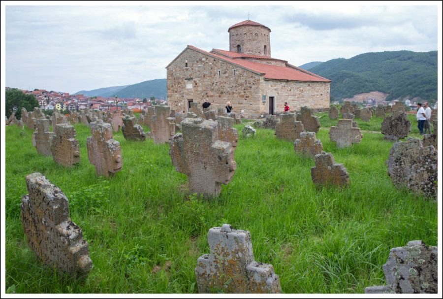 Fotografije najlepših srpskih manastira kakve do sada niste videli: Izložba "Sa izvora duhovnosti" Gorana Sivačkog u Gračanici (FOTO/VIDEO)