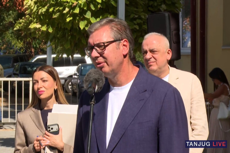Vučić najavio povećanje plata za ove radnike! Dobiće više od ostatka javnog sektora, najavljena i nova primanja penzionerima