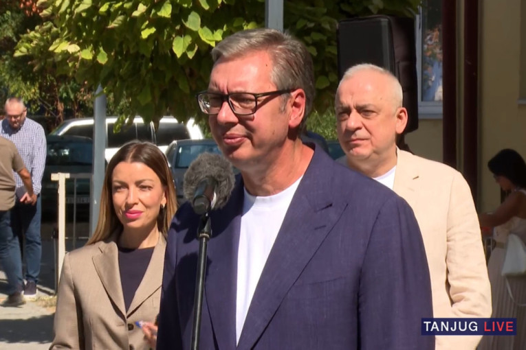 Vučić najavio povećanje plata za ove radnike! Dobiće više od ostatka javnog sektora, najavljena i nova primanja penzionerima