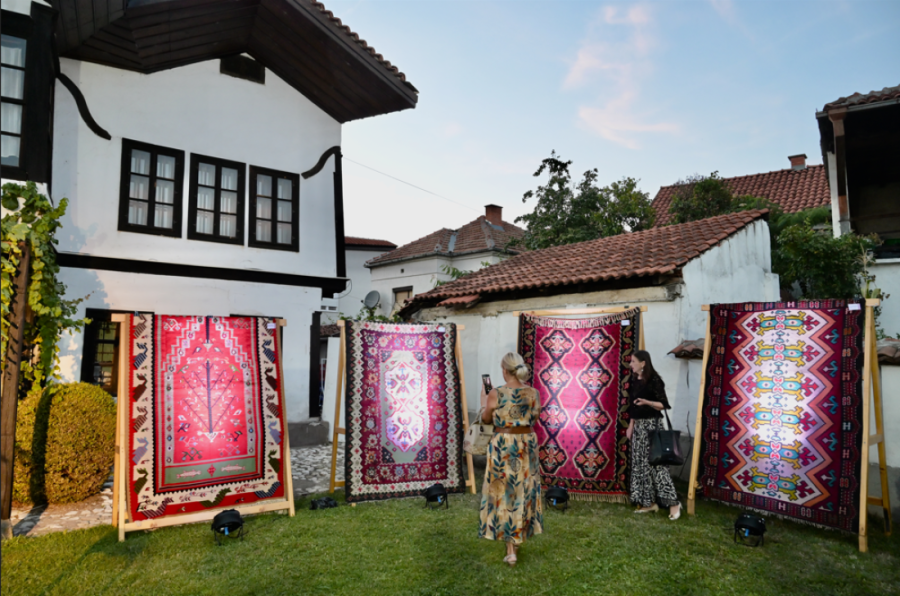 Srpski vez uskoro pod zaštitom UNESKA! Otvoren Festival pirotskog ćilima