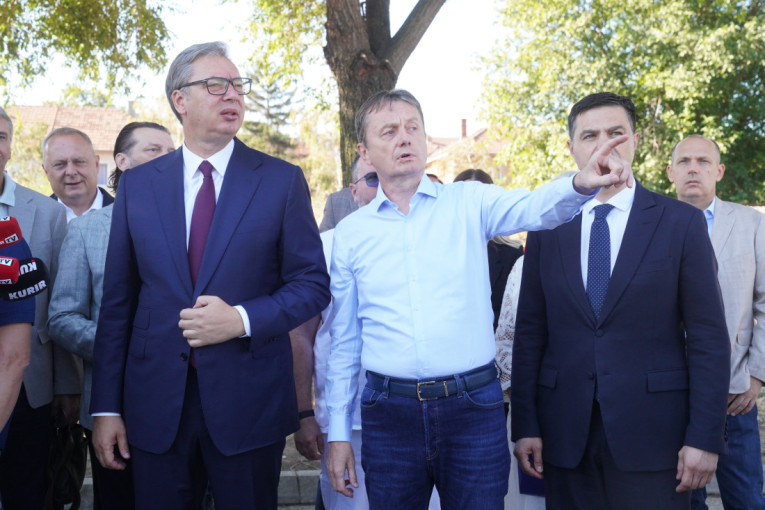Predsednik Vučić u Nišu obilazi lokaciju za izradnju porodilišta: Ovo će da bude remek-delo, to dugujemo majkama i ženama!