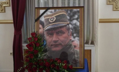 Porodica Ratka Mladića uputila važan apel pred sahranu: Ne kupujte cveće i vence, novac uplatite za obolelu decu