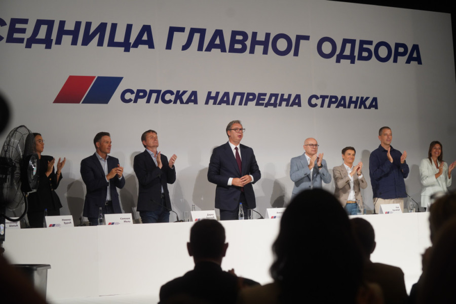 Jednoglasno izabran! Vučić nosilac liste i kandidat za premijera - "Za mene je ovo ogromna čast" (FOTO/VIDEO)
