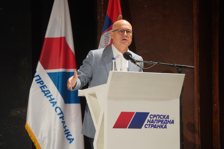 Vučević: Nosilac SNS liste Vučić zato što je on najsposobniji političar u Srbiji!