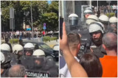 Divljanje blokadera ne prestaje: Propao im "veliki skup", pa napali policiju (VIDEO)