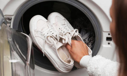 Pre pranja patika proverite materijal: Ovi modeli nikako ne smeju u veš-mašinu