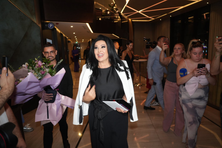 Dragana Mirković na slavlju Atine i Nike: Otkrila šta im je poklonila, pa progovorila o Karleuši