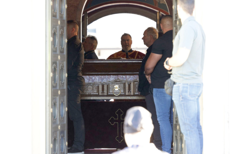 Ekskluzivno 24sedam! Zavirite u Crkvu Svetog Luke: Prvi kadrovi iz hrama i fotografije groba Ratka Mladića (FOTO)