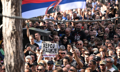 Vučić i Vučević rekli šta misle, a oni ćute! Smrt Mladića otvorila pitanje: Kakvu Srbiju žele studenti u blokadi?
