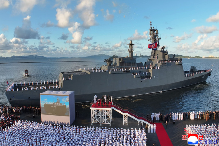 Amerika u panici zbog Kimove nove "igračke": "Kang Kon" nosi nuklearne rakete i moćno naoružanje