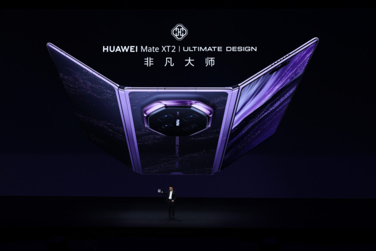 Stigao je Mate XT2: Huawei predstavio telefon koji se savija na tri dela (FOTO)