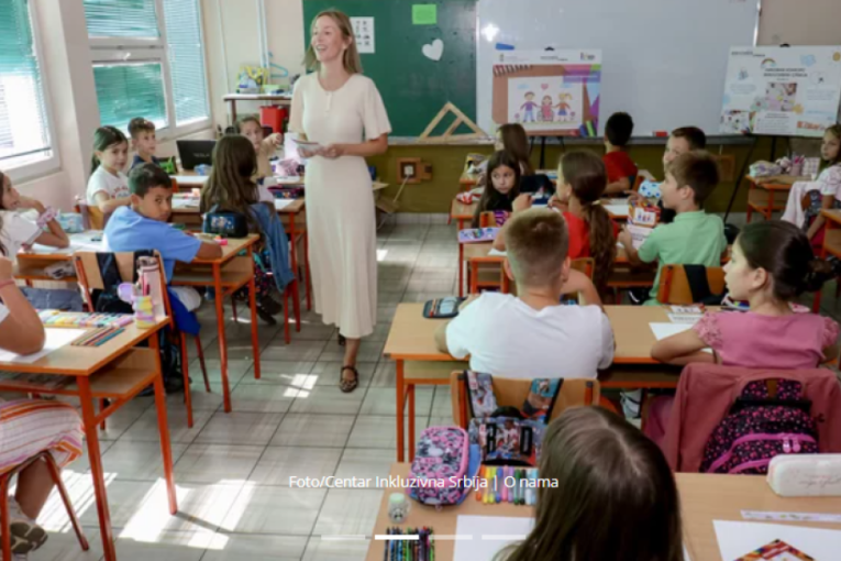 Likovni konkurs ''Inkluzivna Srbija'' nastavlja promociju širom Srbije: U Kraljevu predstavljene aktivnosti za učenike osnovnih škola