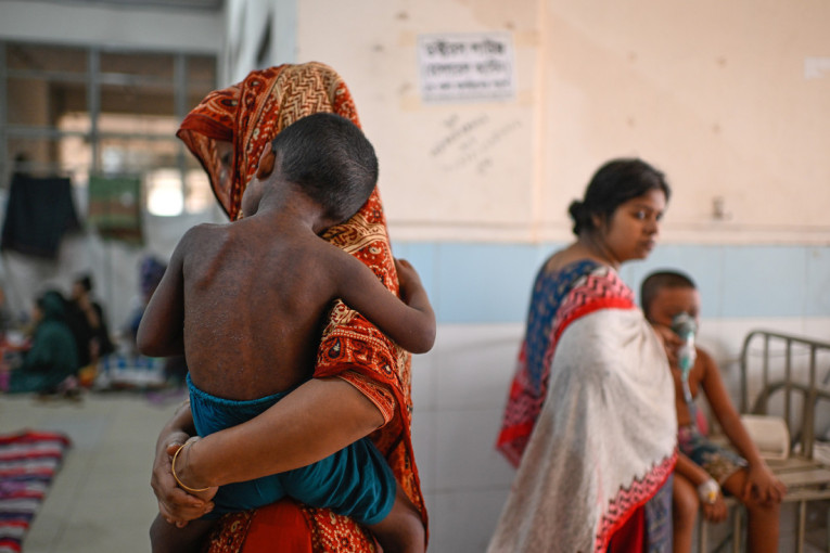 Bangladeš pogođen epidemijom malih boginja, gotovo 1.000 mrtvih (FOTO)
