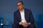 Vučić poručio građanima: U trenucima histerije i napada na našu zemlju, najvažnije je sačuvati mir!