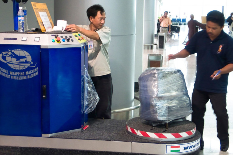 Mnogi aerodromi usvajaju ovu promenu: Navika koju putnici imaju godinama polako odlazi u prošlost