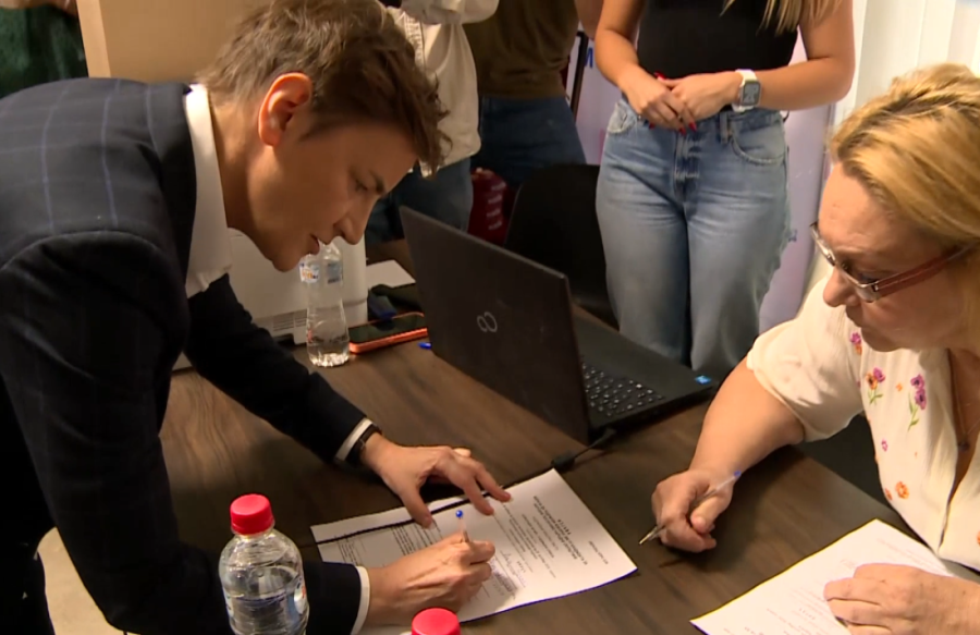 Velika podrška SNS-u: Predsednik Vučić se zahvalio građanima - "Hvala vam, divni ljudi Srbije! Do konačne pobede!" (VIDEO/FOTO)