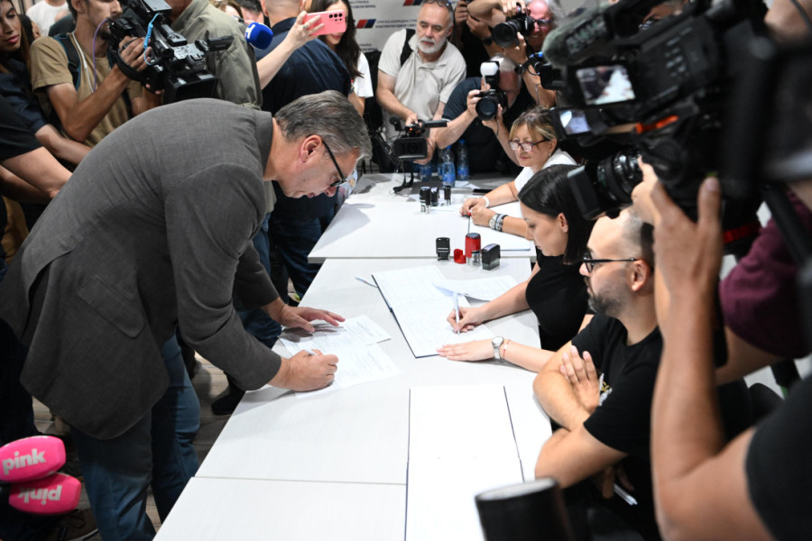 Velika podrška SNS-u: Predsednik Vučić se zahvalio građanima - "Hvala vam, divni ljudi Srbije! Do konačne pobede!" (VIDEO/FOTO)