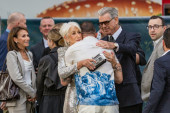 Zagrljaj Toma Hardija i Helen Miren svima zapušio usta: Slike govore više od reči (FOTO)