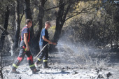 Brač ponovo gori! Novi požar izbio iznad Bola, vatrogasci ne mogu da mu priđu sa zemlje (FOTO)