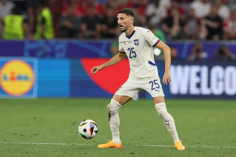 Bomba u Lučanima: Filip Mladenović potpisao za Mladost!