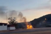 Veliki požar kod Leskovca: Prikolica kamiona u plamenu (VIDEO)