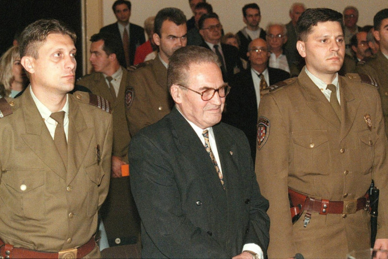 Briselu veličanje Ustaša ne smeta, a sahrana srpskog junaka smeta