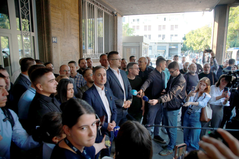 Narodna Srbija se preračunala: Predali više od 10.000 potpisa, RIK utvrdio da im ipak fali za proglašenje liste