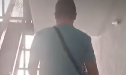 Narodu je dosta blokadera! Uznemiravaju ljude na kućnom pragu, jedan građanin im poručio - "Izlazite, da vas ne vidim!" (VIDEO)