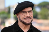 Travolta neprepoznatljiv kao mafijaš u novom filmu o ubistvu Kenedija (FOTO/VIDEO)