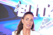 Milena Kačavenda sva u zavojima - oglasila se odmah posle zahvata: Sve za moju decu! (FOTO)