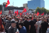 Pristalice OVK ponovo na ulicama Prištine: Protest zbog presuda za ratne zločine, odjekuje "UČK" (VIDEO)