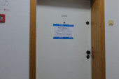 Iza ovih vrata dogodio se stravičan zločin: Sin ubio majku u centru Novog Sada, svemu prethodila žestoka svađa (FOTO)(VIDEO)
