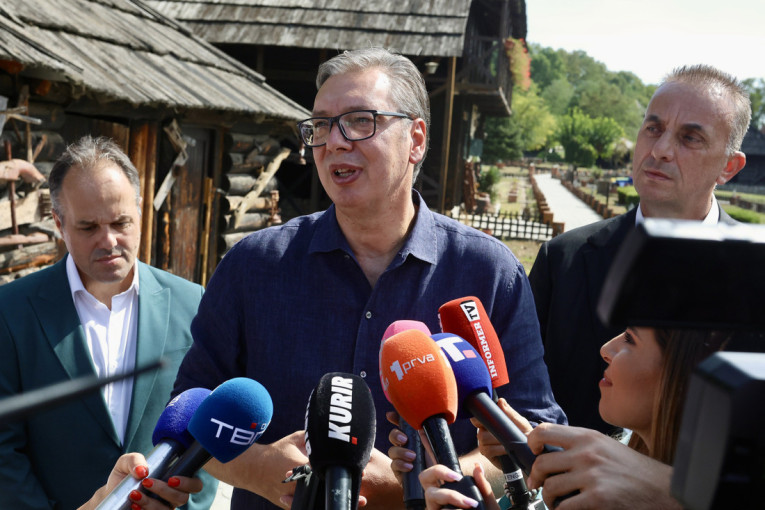 Vučić sa narodom u Velikoj Plani : Da pobedimo u svakom mestu, najubedljivije moguće! (VIDEO/FOTO)
