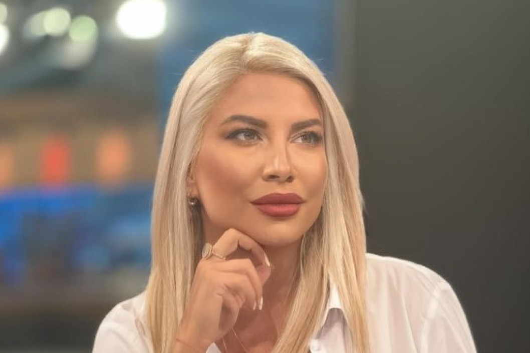 Dea Đurđević se udala u Hramu Svetog Save: Voditeljka zablistala u raskošnoj venčanici!