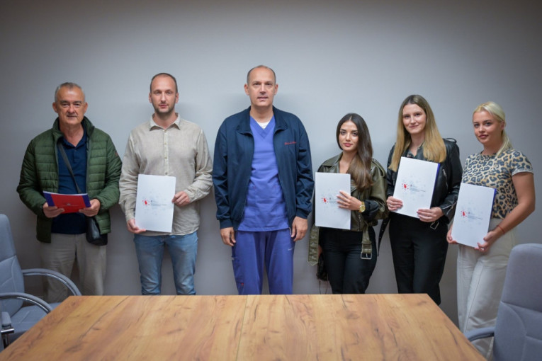“Gore imamo samo novac, ništa drugo”: Još 15 zdravstvenih radnika vraća se iz inostranstva u Srbiju