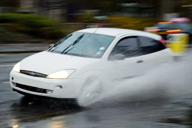 Ugasili ste automobil, a brisači nisu na svom mestu? Evo zašto ovaj problem ne treba ignorisati
