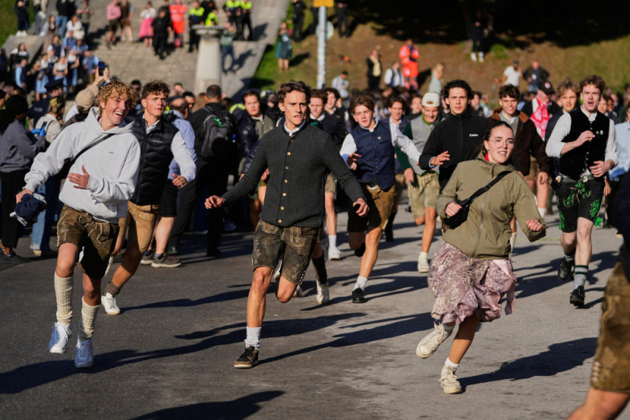 Haos na otvaranju Oktoberfesta: Posetioci ostali zaglavljeni naglavačke, tinejdžerima pozlilo na vrtešci