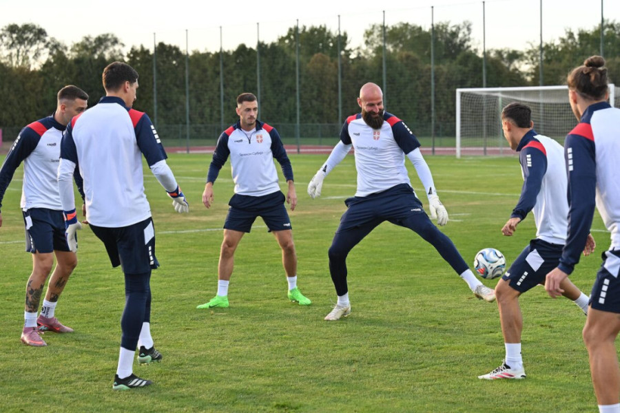 Paunović dobio odlične vesti! Defanzivac trenirao u Staroj Pazovi (FOTO)
