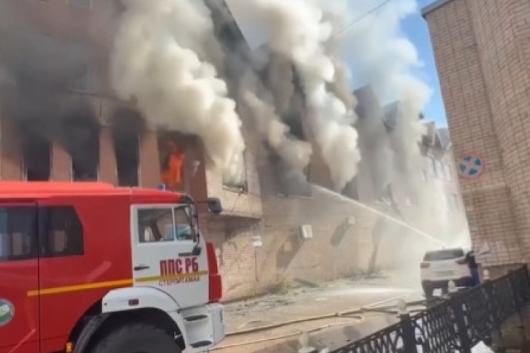 Velika tragedija, sve gori! Četvoro mrtvih u stravičnom požaru u tržnom centru (VIDEO)