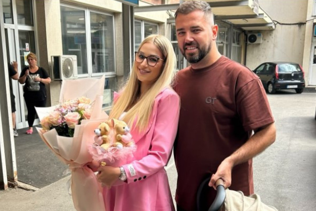 "Ja ću da ti čuvam leđa!" Aca Kos iznenadio sestru Milenu nakon porođaja (FOTO)