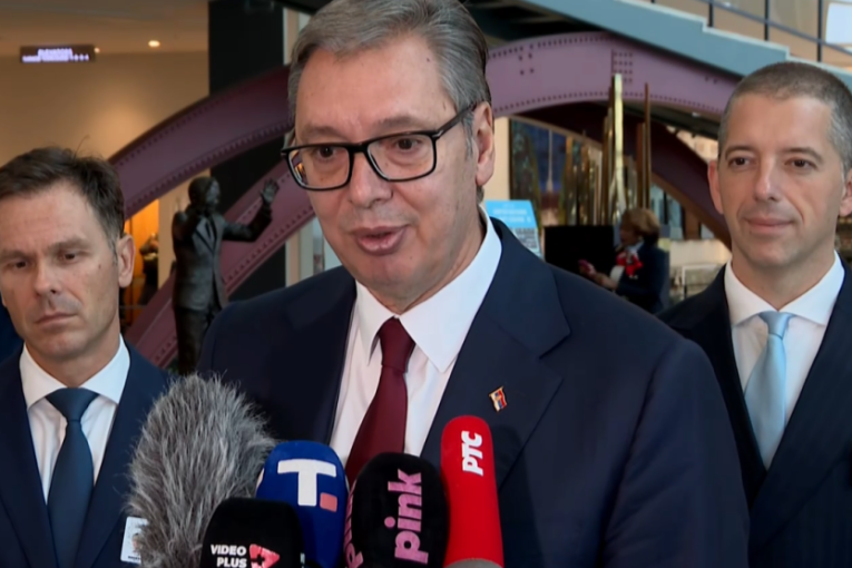 Vučić se obraća iz Njujorka