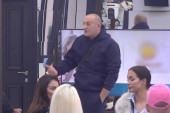 Reakcija Stojinog sina na tvrdnje da ona ne podržava njegovu rijaliti vezu! Oglasila se i Rada (VIDEO)